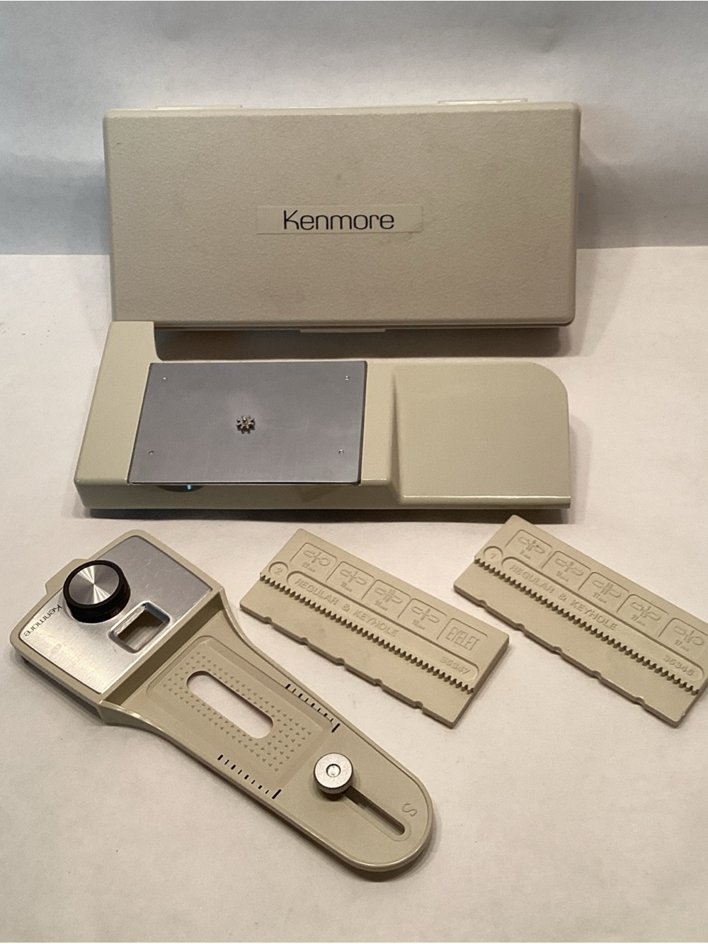 Vntg Sears Kenmore Buttonhole Drive Free Arm Kit 95040 Attachment Template Case